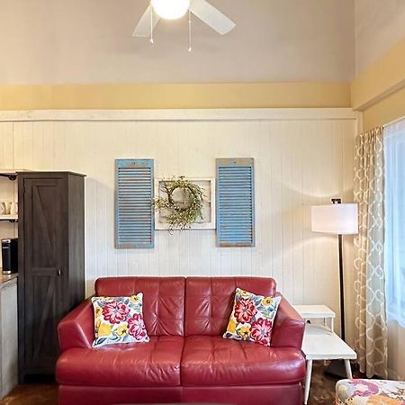 Haven At Hazel~Downtown Bungalow Demorest ภายนอก รูปภาพ