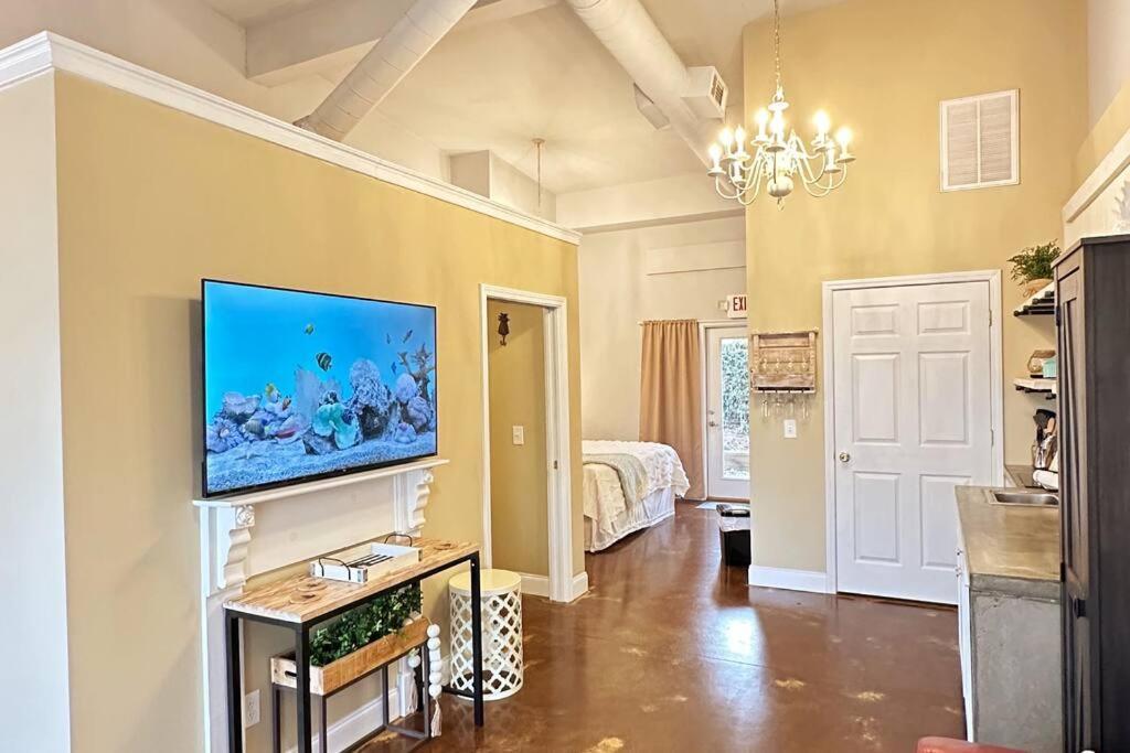 Haven At Hazel~Downtown Bungalow Demorest ภายนอก รูปภาพ