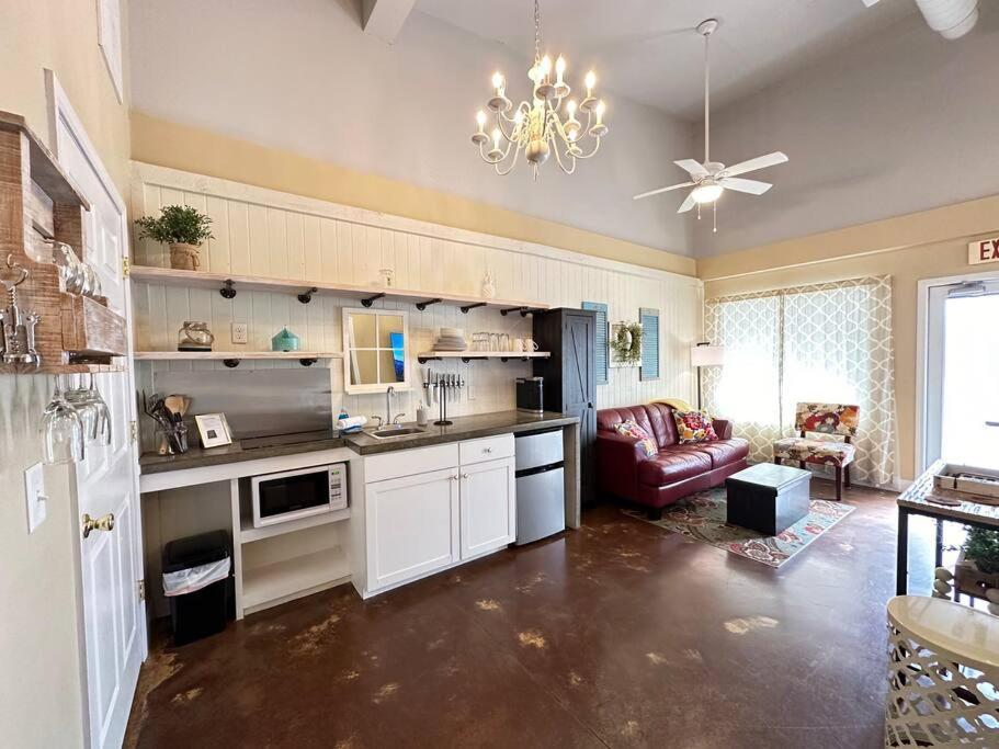 Haven At Hazel~Downtown Bungalow Demorest ภายนอก รูปภาพ